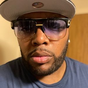 Meet your Posher, Charles